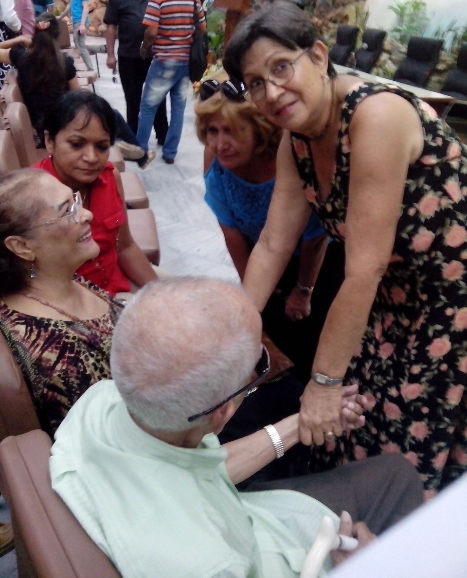 Prominent Cuban announcers greet CLA founders