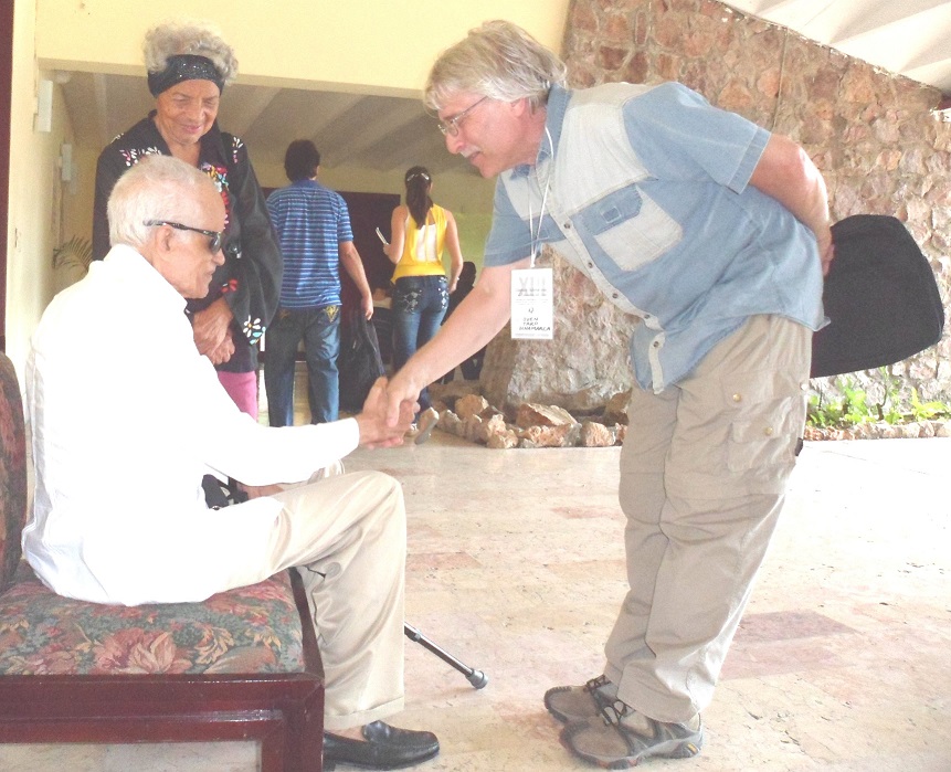 The prestigious Dr. Sven Tarp from Denmark greets Vitelio