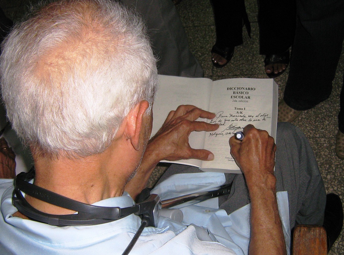 Vitelio autographs the Basic School Dictionary